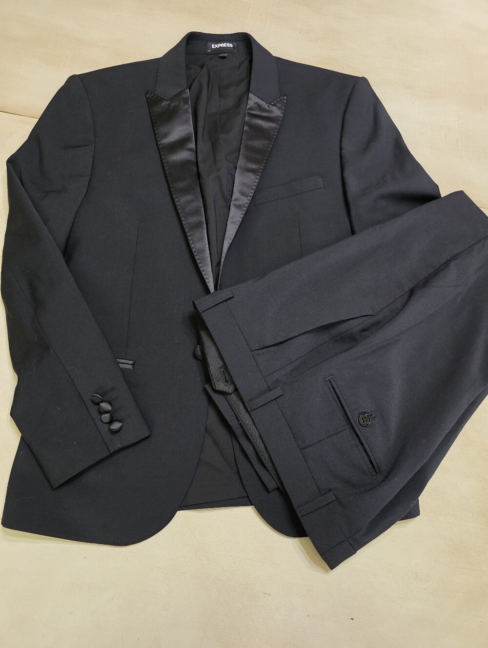 EXPRESS Extra Slim Fit Tuxedo Suit Set | Black | 36S Jacket / 28x30 Pants EUC